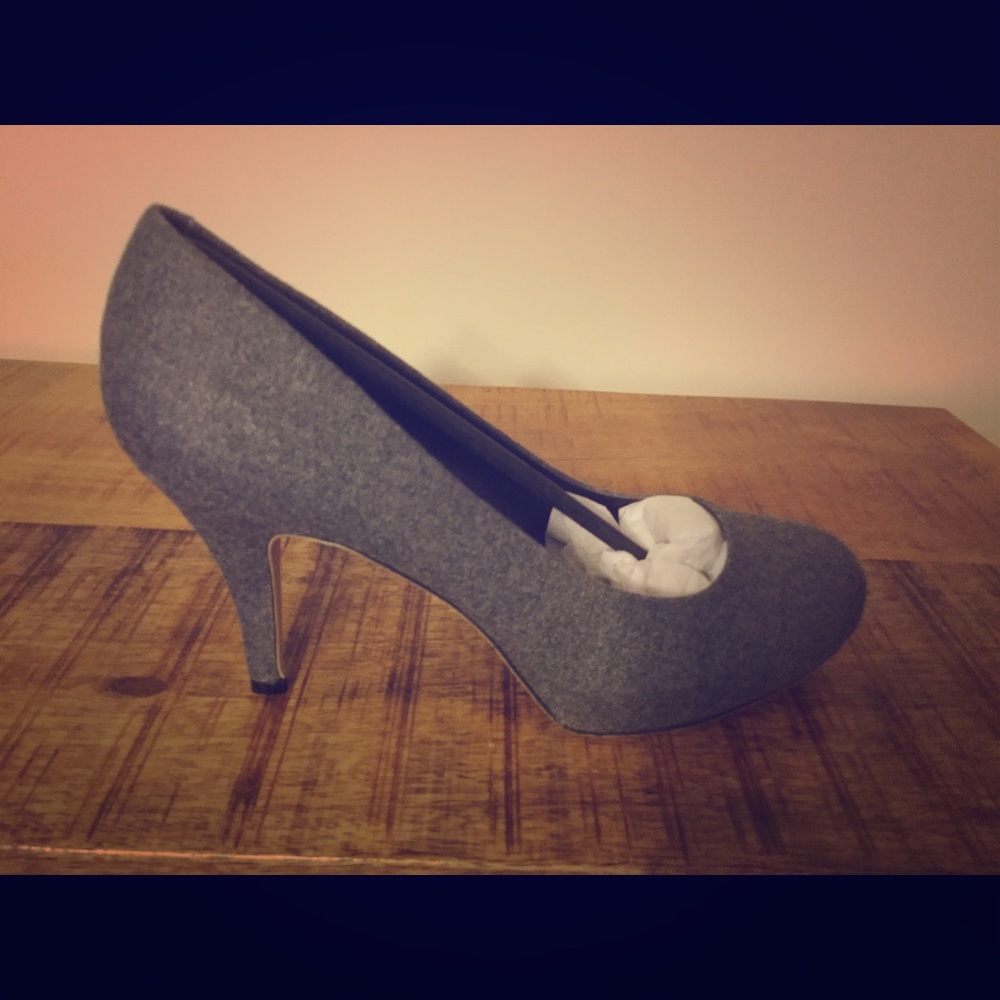 👠👠Brand new Madden Girl gray pump👠👠